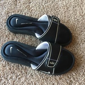 Nike slides